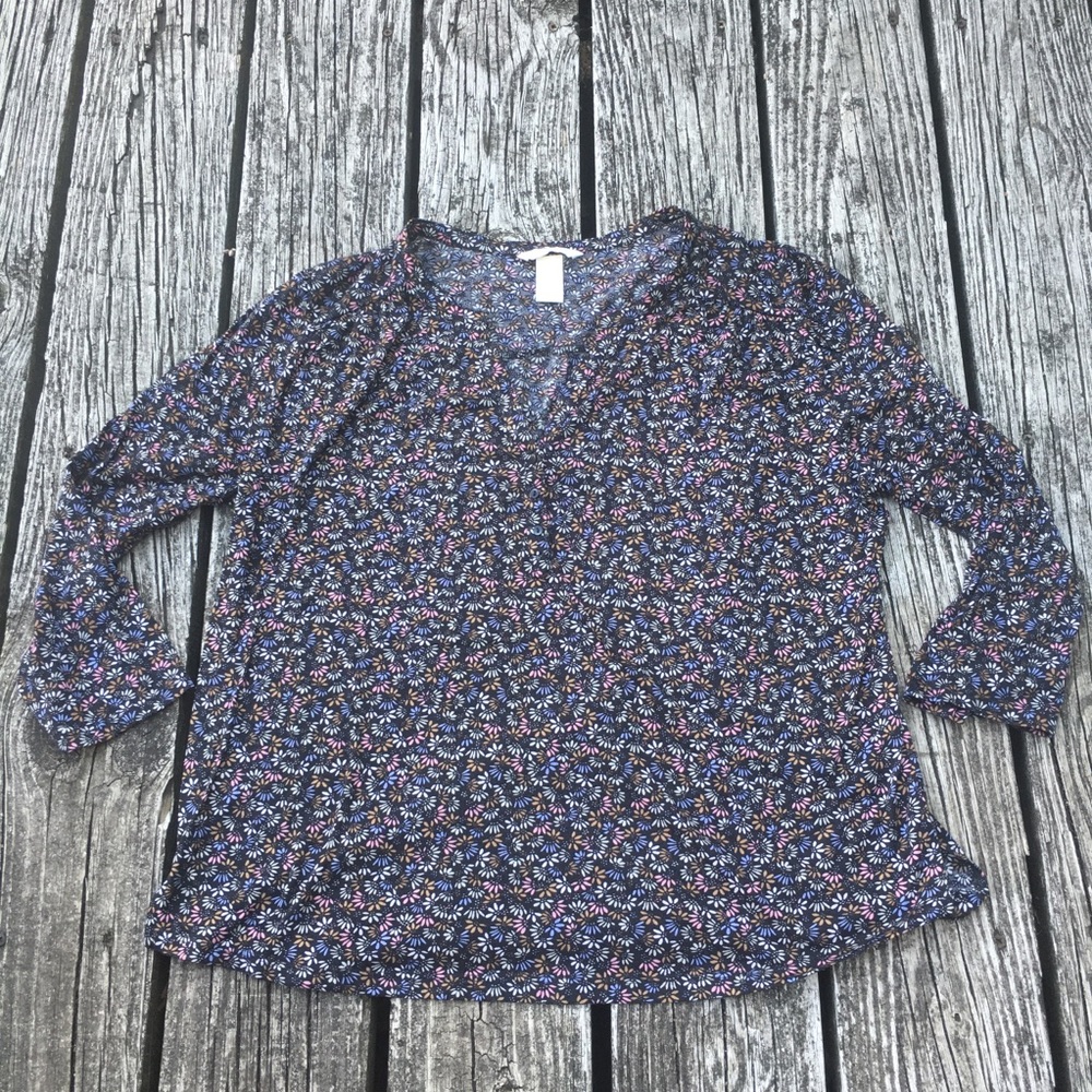 H&M | 3/4 Sleeve V-neck Button Blouse